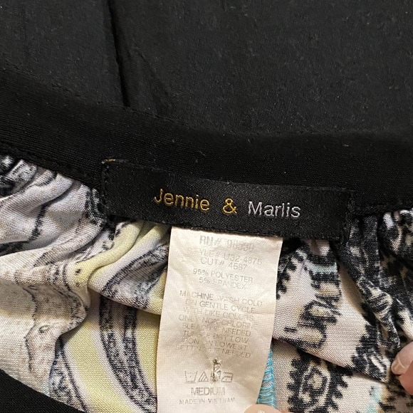 Stylish Women's Paisley Print Top - Picture 2 of 9